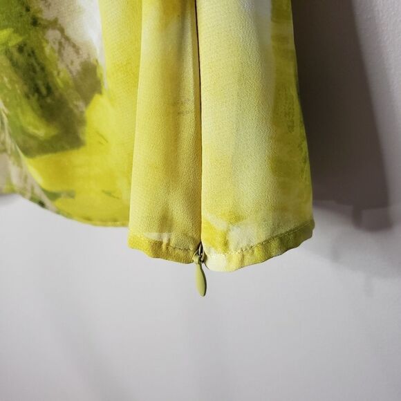 🦋3/$20 Jones & Co. Size 4 Sleeveless Yellow Green Print V-neck Top - Picture 3 of 9